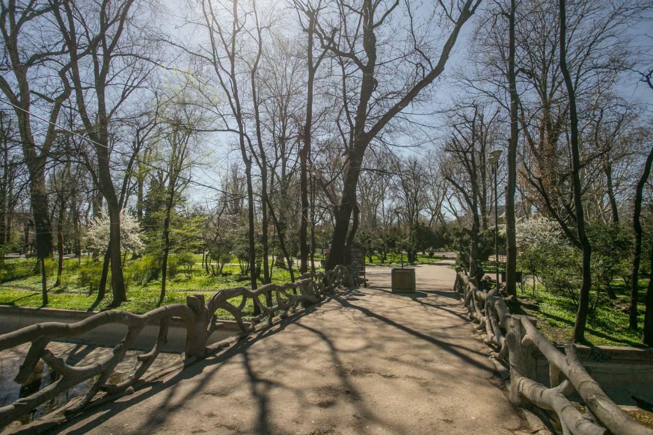 Royal Palace By Urbanesq Bucarest Esterno foto
